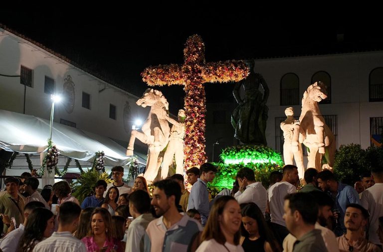 Córdoba ya está de Cruces de Mayo