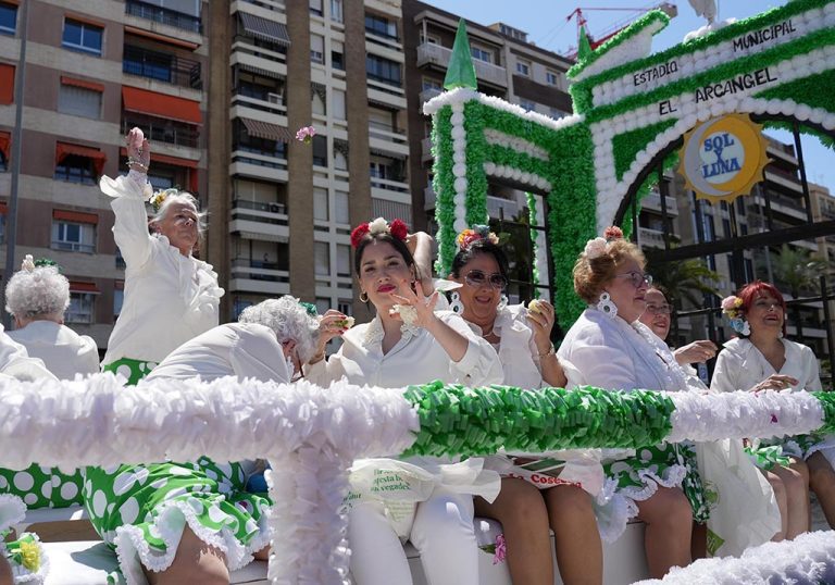 La Batalla de las Flores pone el prólogo al Mayo Festivo de Córdoba