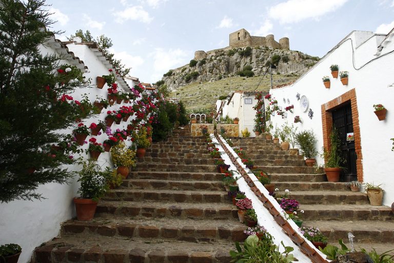 Rincones típicos de la provincia de Córdoba: La escalera del Castillo de Belmez